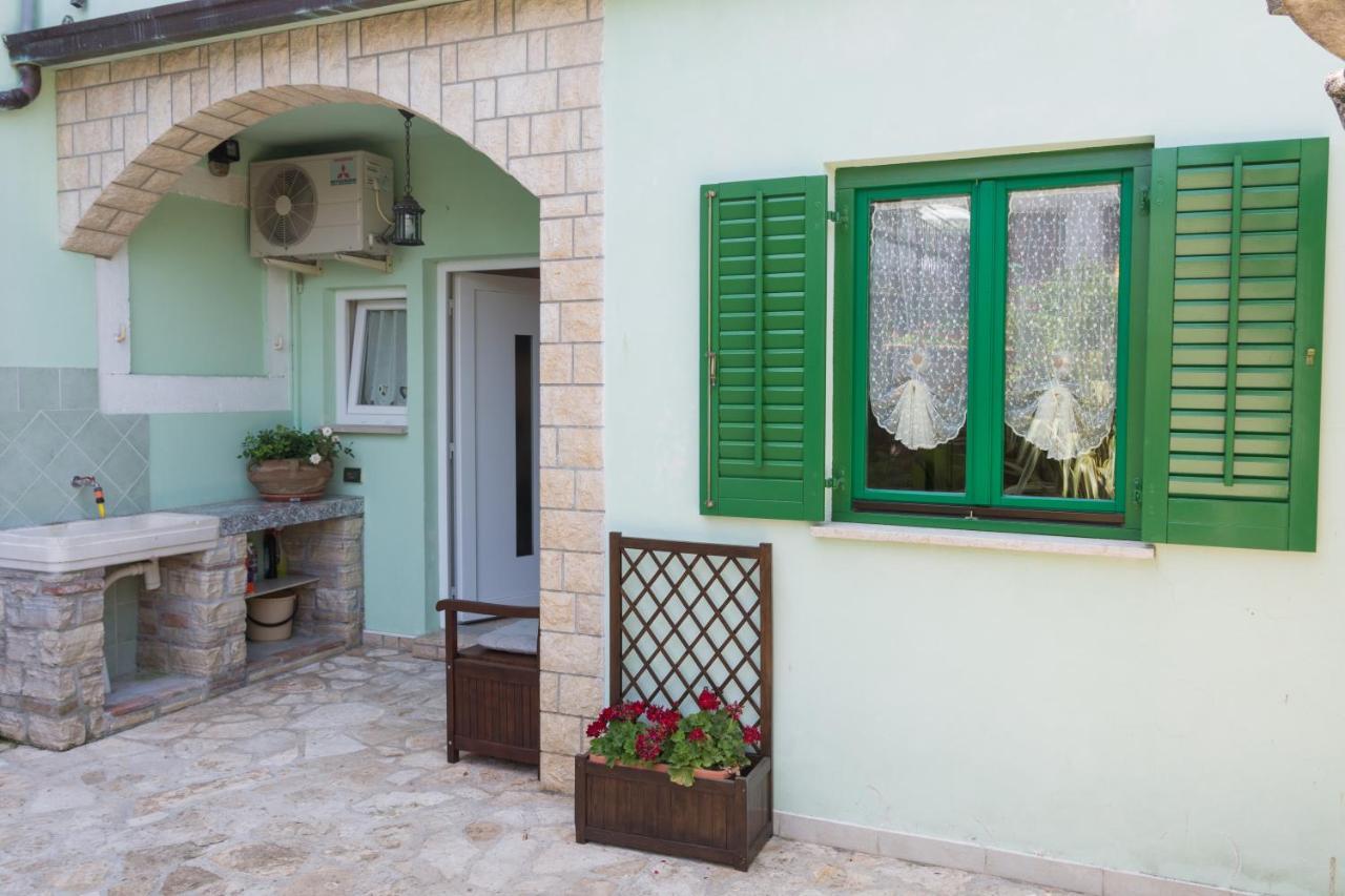Secret Garden Apartment Porec Bagian luar foto