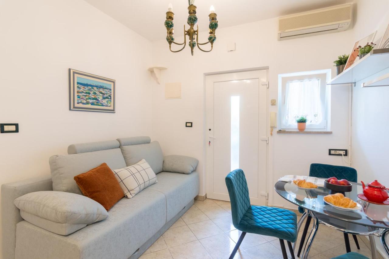 Secret Garden Apartment Porec Bagian luar foto