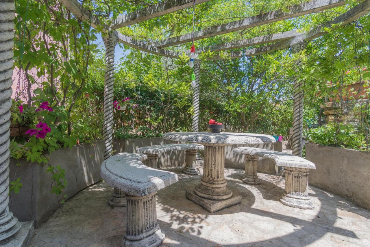 Secret Garden Apartment Porec Bagian luar foto