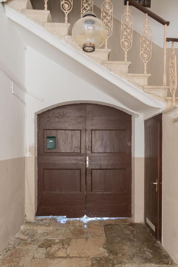Secret Garden Apartment Porec Bagian luar foto