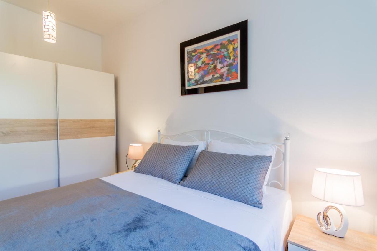 Secret Garden Apartment Porec Bagian luar foto