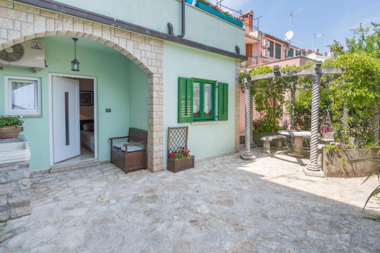 Secret Garden Apartment Porec Bagian luar foto