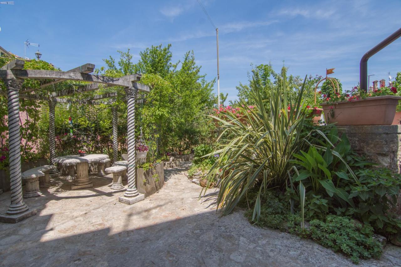 Secret Garden Apartment Porec Bagian luar foto